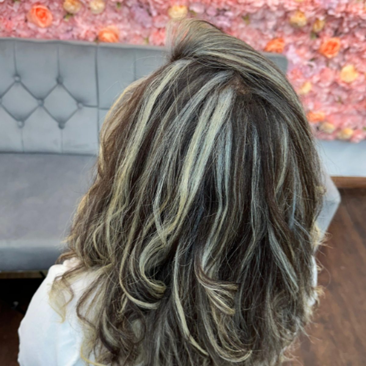 Medium layered cut with contrasting highlights